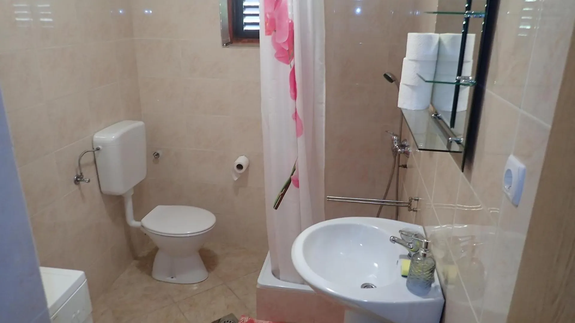 Apartmani Katica-U Blizini Plaze 